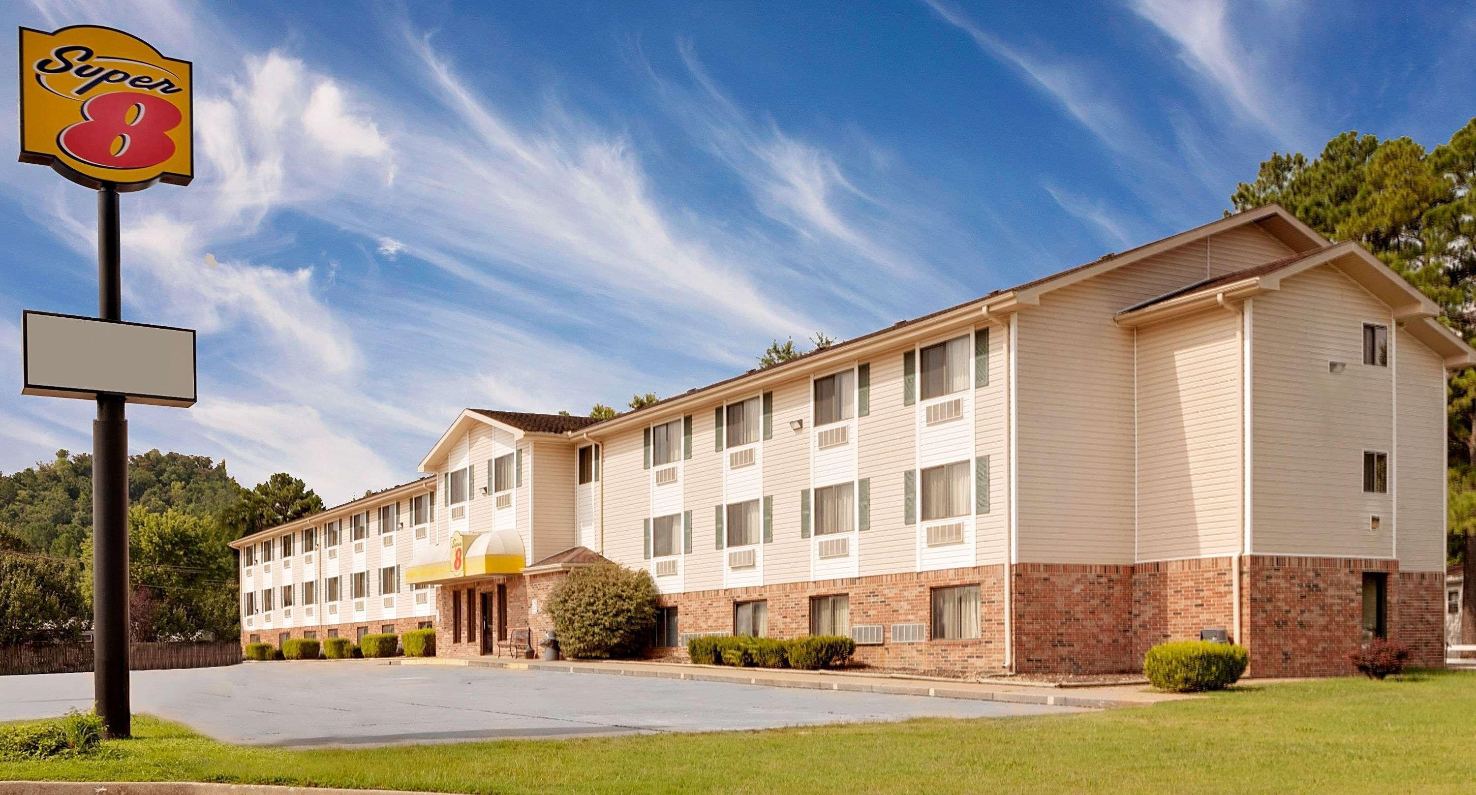 Super 8 By Wyndham Fayetteville Exterior photo